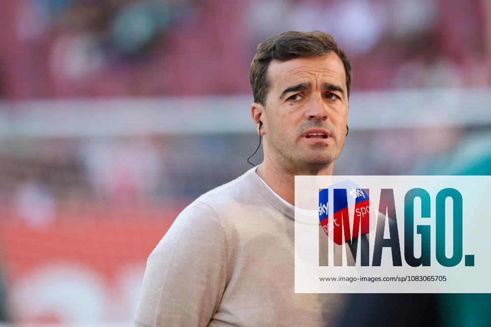 Carles Martinez of Bayer 04 Leverkusen, head coach, during a pre-game interview, GER, FC Augsburg vs. Bayer 04 Leverkusen, soccer, Bundesliga, Matchday 3, 2026–2027 season, September 12, 2026, DFL and DFB regulations prohibit any use of photographs as image sequences and or quasi-video, GER, FC Augsburg vs. Bayer 04 Leverkusen, soccer, Bundesliga, Matchday 3, 2026–2027 season, September 12, 2026, Augsburg