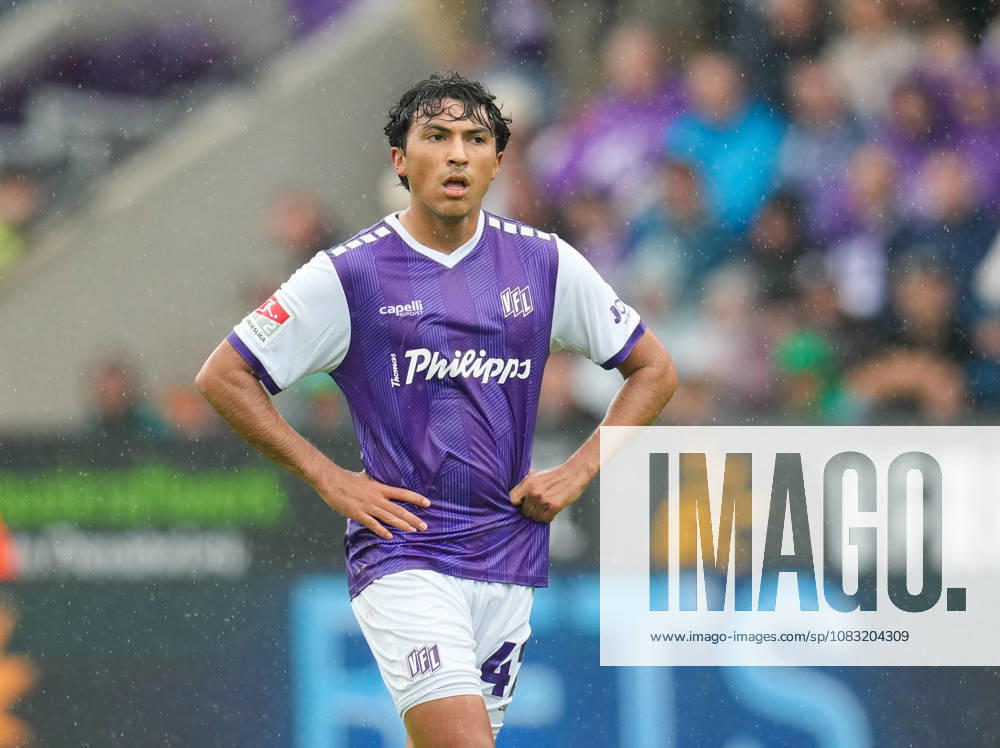 Jonathan Gomez, VfL Osnabrück, 42 GER, VfL Osnabrück vs. Hertha BSC, 2. Bundesliga, Matchday 5, 2026–27 season, Bremer Brücke, Osnabrück, September 13, 2026. DFL regulations prohibit any use of photographs as image sequences and or quasi-video. Photo: HMB Media, Scott W. Coleman