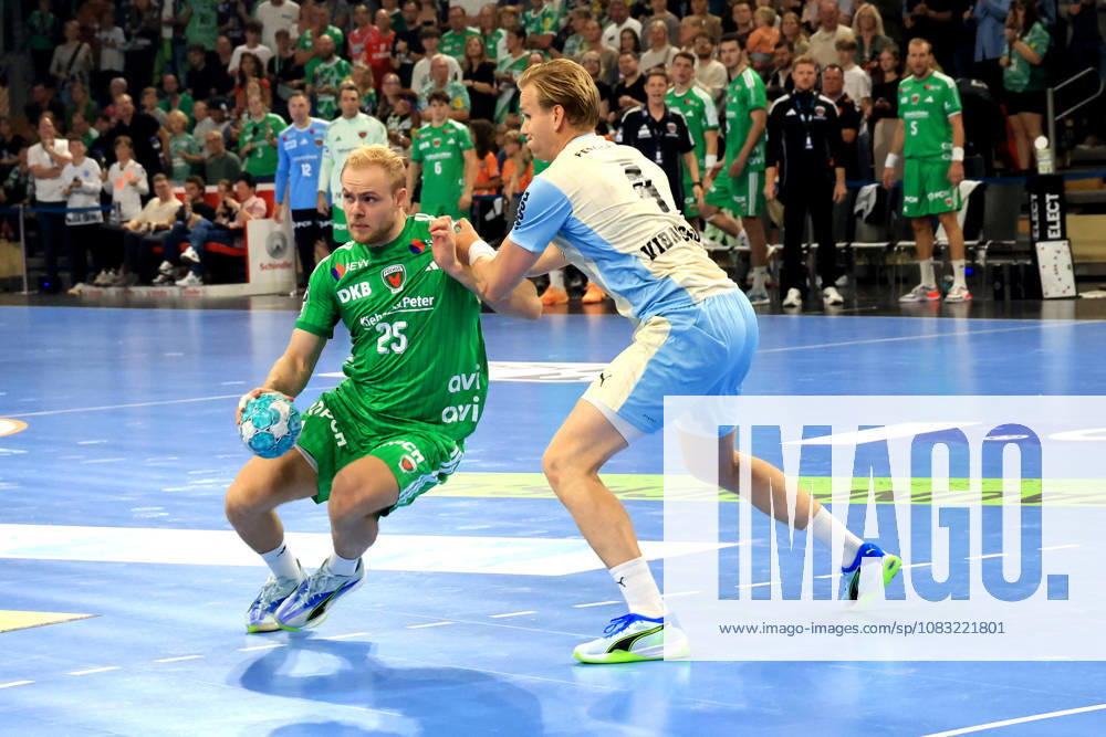 GER Germany, Handball, 1st Bundesliga, August 27, 2026, 2026–2027 season, Berlin, Fuechse Berlin vs. Gummersbach, Matthes Langhoff (Fuechse Berlin 25), ELLIDI VIDARSSON (VfL Gummersbach 4), nordphoto GmbH, Engler Berlin, Max Schmeling Halle, Berlin, Germany