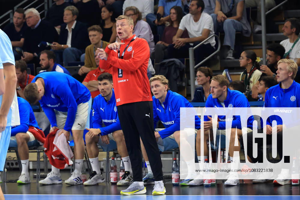 GER Germany, Handball, 1st Bundesliga, August 27, 2026, 2026–2027 season, Berlin, Fuechse Berlin vs. Gummersbach; Coach Gudjon Valur Sigurdsson, VfL Gummersbach; Gummersbach bench; nordphoto GmbH; Engler Berlin; Max Schmeling Hall, Berlin, Germany