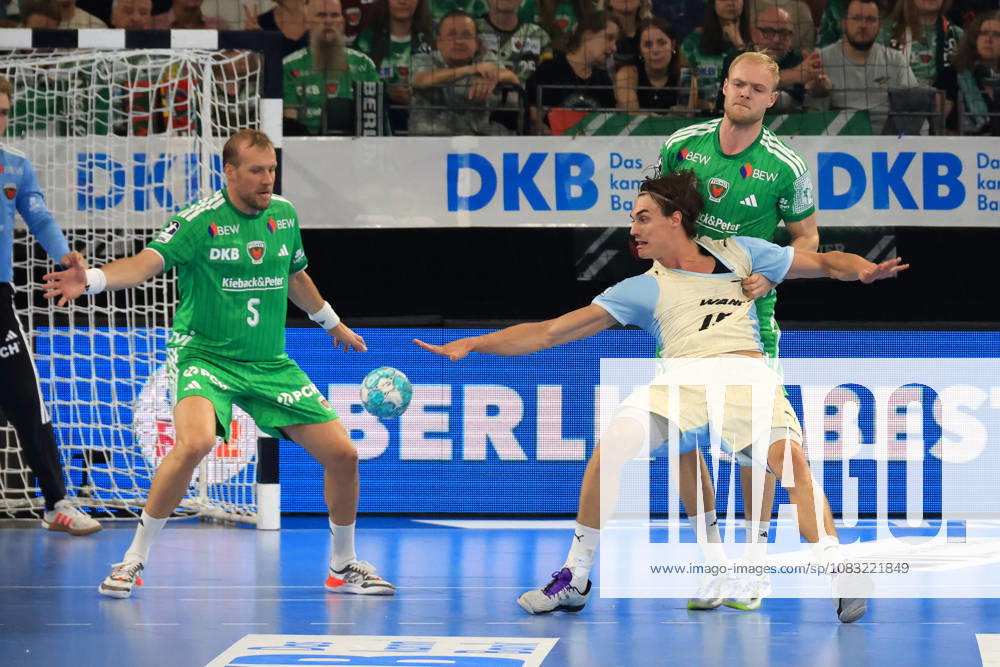 GER Germany, Handball, 1st Bundesliga, August 27, 2026, 2026–2027 season, Berlin, Fuechse Berlin vs. Gummersbach, Matthes Langhoff (Fuechse Berlin) 25, Max Darj (Fuechse Berlin) 5, MIRO SCHLUROFF (VfL Gummersbach) 15, nordphoto GmbH, Engler Berlin, Max Schmeling Halle, Berlin, Germany