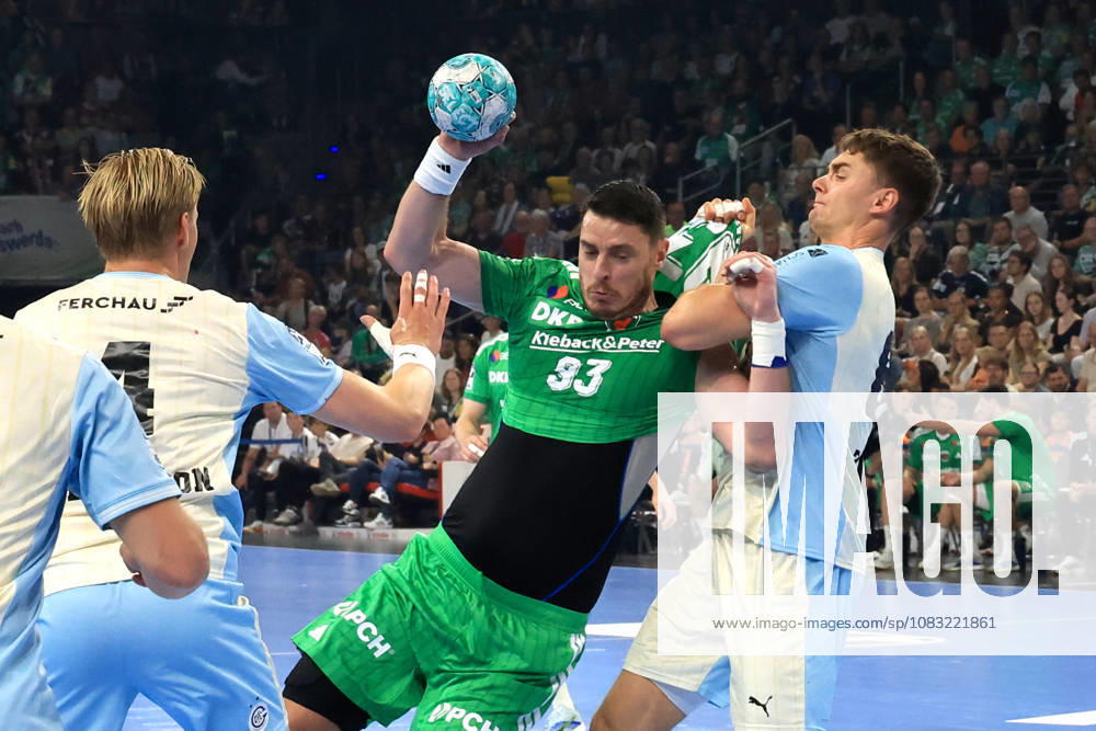 GER Germany, Handball, 1st Bundesliga, August 27, 2026, 2026–2027 season, Berlin, Fuechse Berlin vs. Gummersbach, Mijajlo Marsenic (Fuechse Berlin 93), STEPAN ZEMAN (VfL Gummersbach 66), nordphoto GmbH, Engler Berlin, Max Schmeling Hall, Berlin, Germany