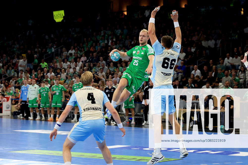 GER Germany, Handball, 1st Bundesliga, August 27, 2026, 2026–2027 Season, Berlin, Fuechse Berlin vs. Gummersbach; Matthes Langhoff, Fuechse Berlin 25; STEPAN ZEMAN, VfL Gummersbach 66; ELLIDI VIDARSSON, VfL Gummersbach 4; nordphoto GmbH, Engler Berlin, Max Schmeling Halle, Berlin, Germany