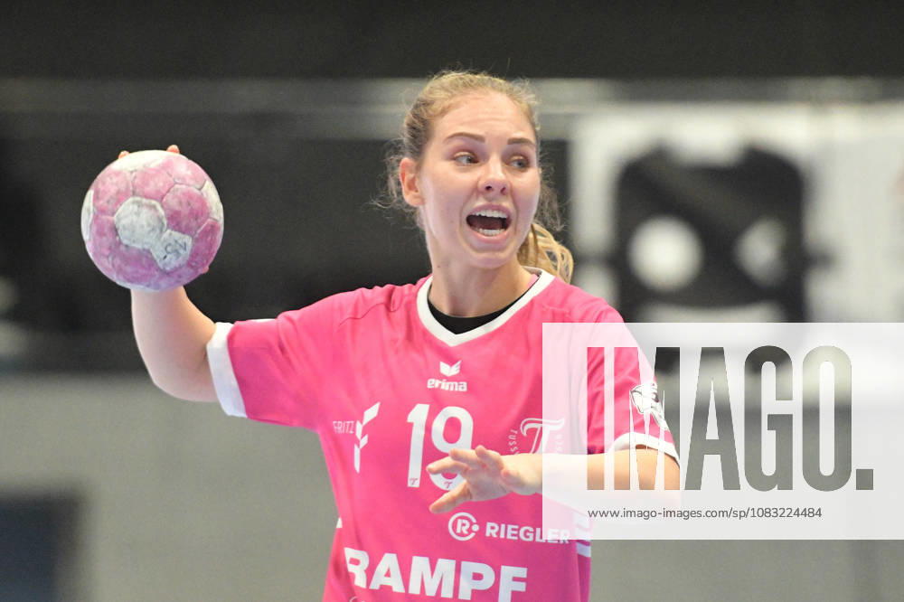 Johanna Farkas of TusSies Metzingen gives instructions GER, BSV Sachsen Zwickau vs. TusSies Metzingen, Handball, Bundesliga, Women, Alsco HBF, Matchday 3, 2026–2027 Season, September 13, 2026 GER, BSV Sachsen Zwickau vs. TusSies Metzingen, Handball, Bundesliga, Women, Alsco HBF, Matchday 3, 2026–2027 season, September 13, 2026 Zwickau