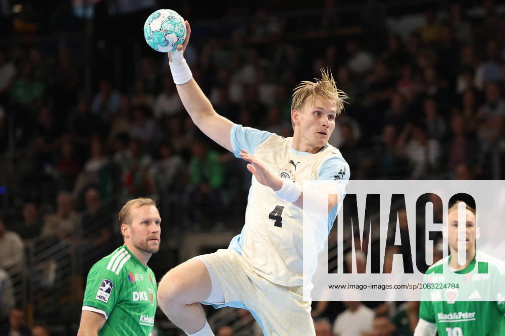 Handball, Opel HBL, 2026–2027 season, 1st HBL, Füchse Berlin vs. VfL Gummersbach, Max Schmeling Halle, Ellidi Snaer Vidarsson, VfL Gummersbach, No. 4 on offense, Berlin, German