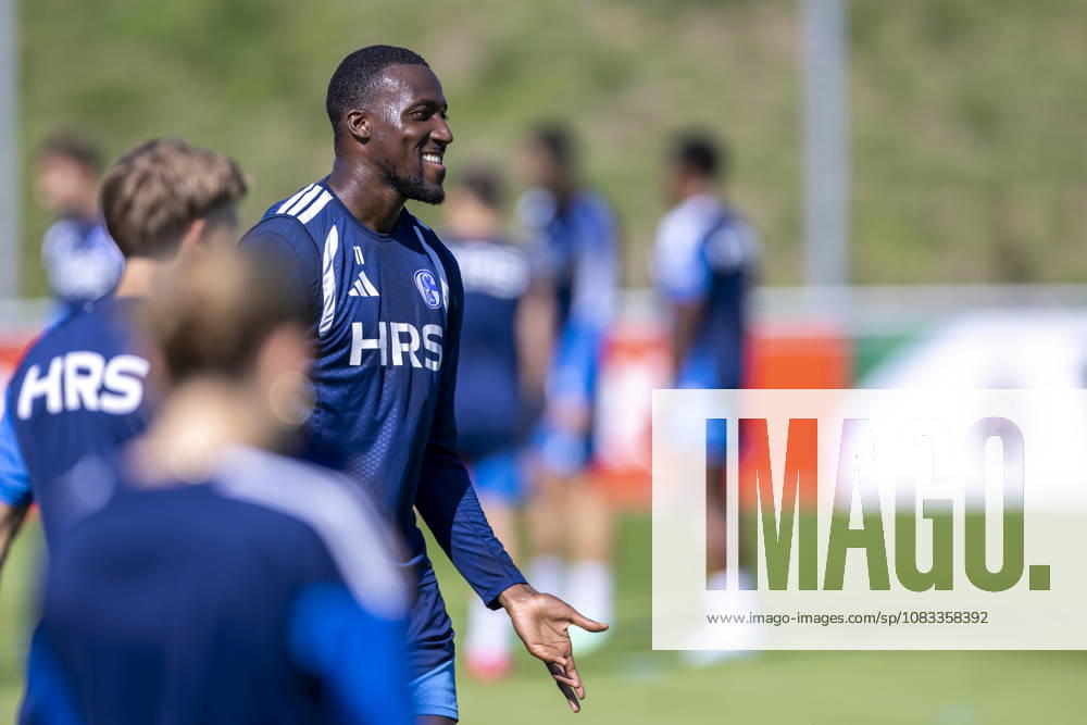 Soccer, FC Schalke 04 practice, Bryan Lasme, FC Schalke 04, Gelsenkirchen, FC Schalke 04 training facility, North Rhine-Westphalia, Germany, xRHR, PHOTO YYx