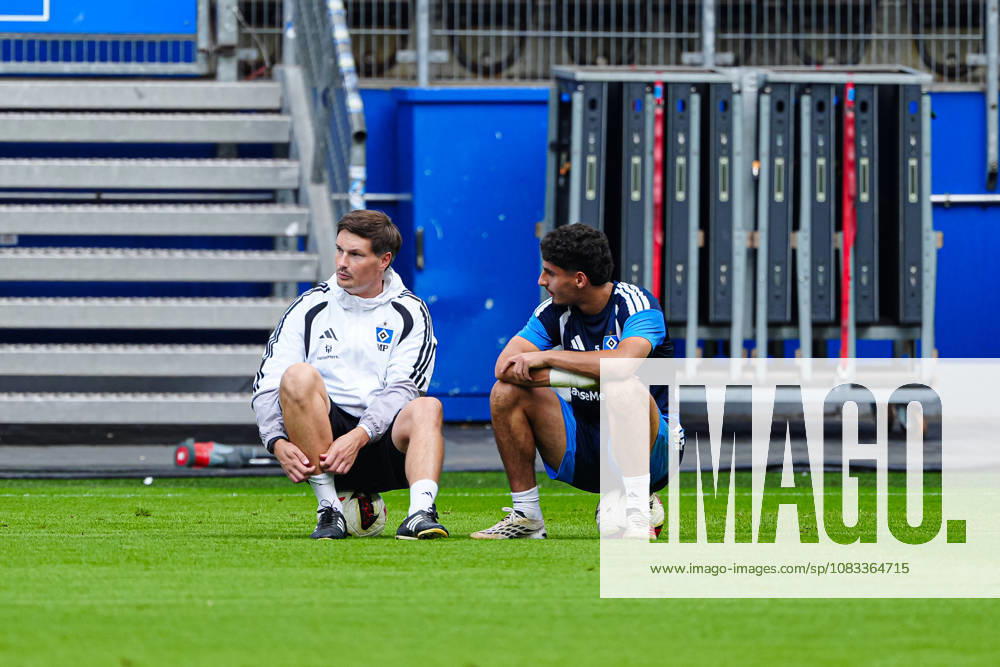 Merlin Polzin, Hamburger SV, Coach; Martin Adeline, Hamburger SV, 05 GER, Hamburger SV Practice, Soccer, Bundesliga 1, 2026–2027 Season, September 15, 2026 GER, Hamburger SV practice, soccer, Bundesliga 1, 2026–2027 season, September 15, 2026 Hamburg