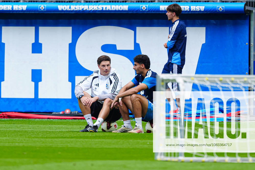 Merlin Polzin, Hamburger SV, Coach; Martin Adeline, Hamburger SV, 05 GER, Hamburger SV Practice, Soccer, Bundesliga 1, 2026–2027 Season, September 15, 2026 GER, Hamburger SV practice, soccer, Bundesliga 1, 2026–2027 season, September 15, 2026 Hamburg