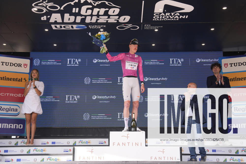 France s Dorian Godon of Netcompany Ineos cyclamen jersey during the Giro dAbruzzo, stage 3 from Oricola - Piana del Cavaliere to San Benedetto dei Marsi (159 km) - Abruzzo, Italy - Thursday, September 17, 2026. - cycling.