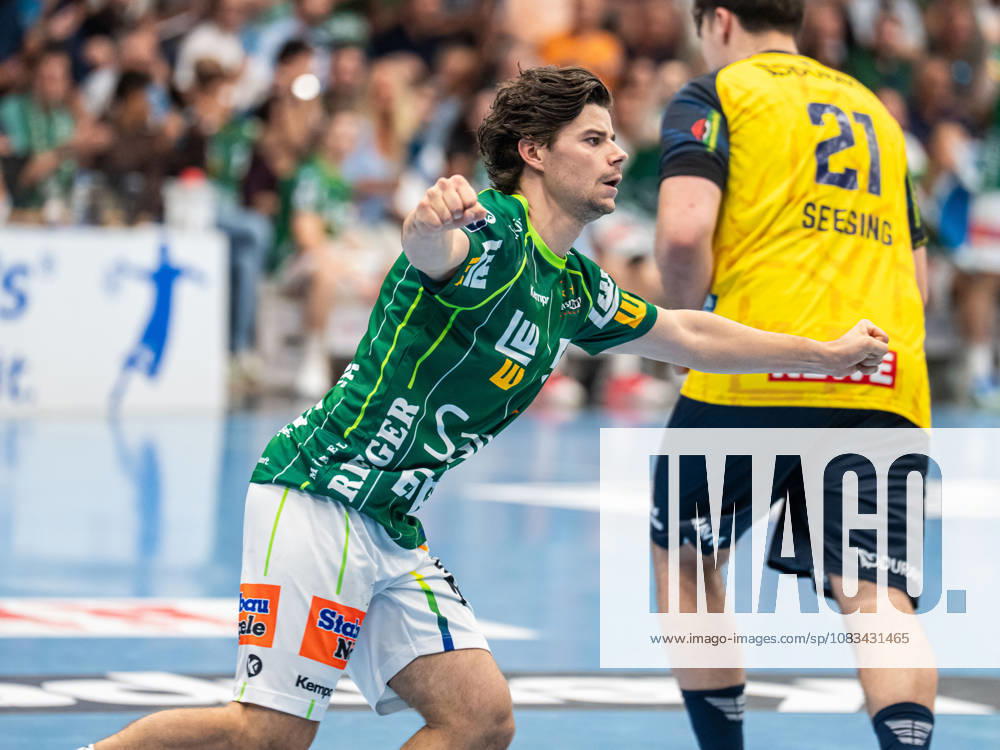 Rutger ten Velde of Frisch Auf Göppingen, No. 5, celebrates after scoring a penalty throw; Frisch Auf Göppingen vs. Rhein Neckar Löwen, Handball, 1. Bundesliga, Men, 2026–2027 season, September 17, 2026, Frisch Auf Goeppingen vs. Rhein Neckar Löwen, Handball, 1st Bundesliga, Men, 2026–2027 season, September 17, 2026, Goeppingen
