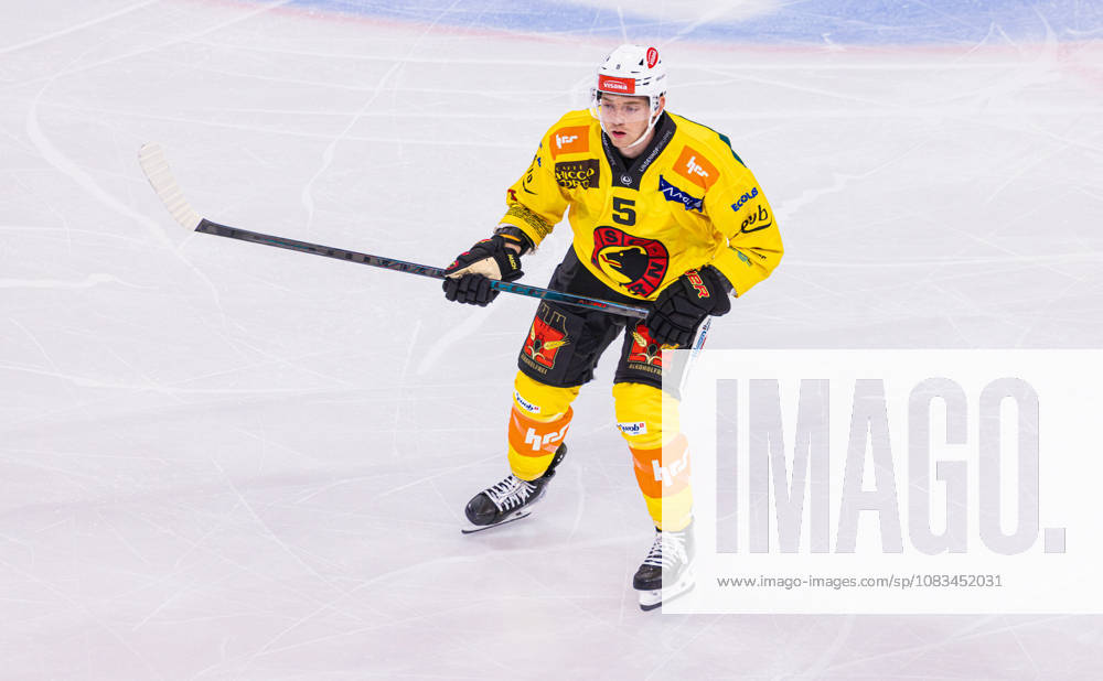 Ice Hockey National League Regular Season: ZSC Lions vs. SC Bern, Zurich, Switzerland, September 15, 2026. No. 5 Ian Mitchell, defenseman, SC Bern