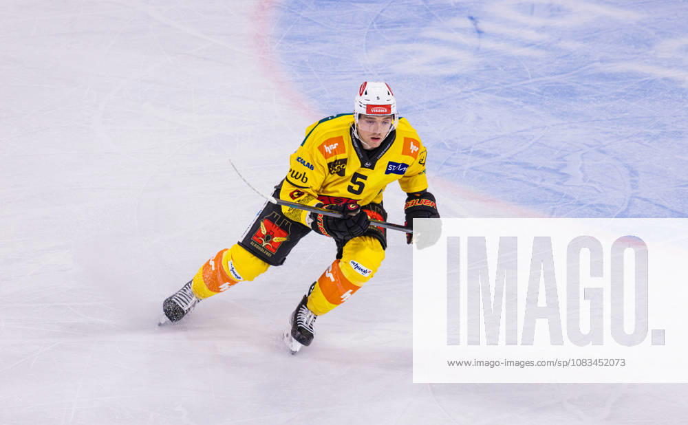 Ice Hockey National League Regular Season: ZSC Lions vs. SC Bern, Zurich, Switzerland, September 15, 2026. No. 5 Ian Mitchell, defenseman, SC Bern