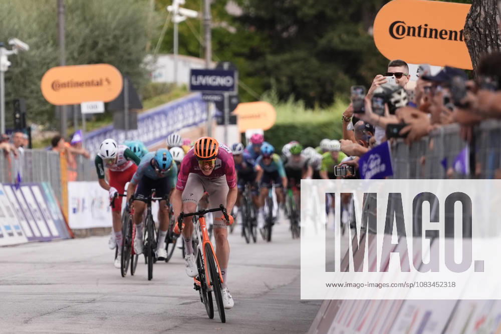 France s Dorian Godon of Netcompany Ineos Cyclamine jersey during the Giro dAbruzzo, stage 4 from Silvi to Controguerra (182 km) - Abruzzo, Italy - Friday, September 18, 2026. - cycling.