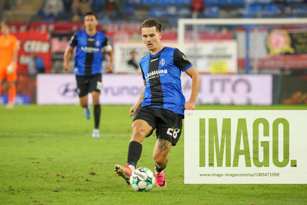 Diego Michel, SV Waldhof Mannheim, 28, Soccer 3rd Division, Matchday 6, SV Waldhof Mannheim vs. Rot-Weiss Essen on September 16, 2026, at Carl Benz Stadium in Mannheim, Germany; Carl Benz Stadium, Mannheim, Germany