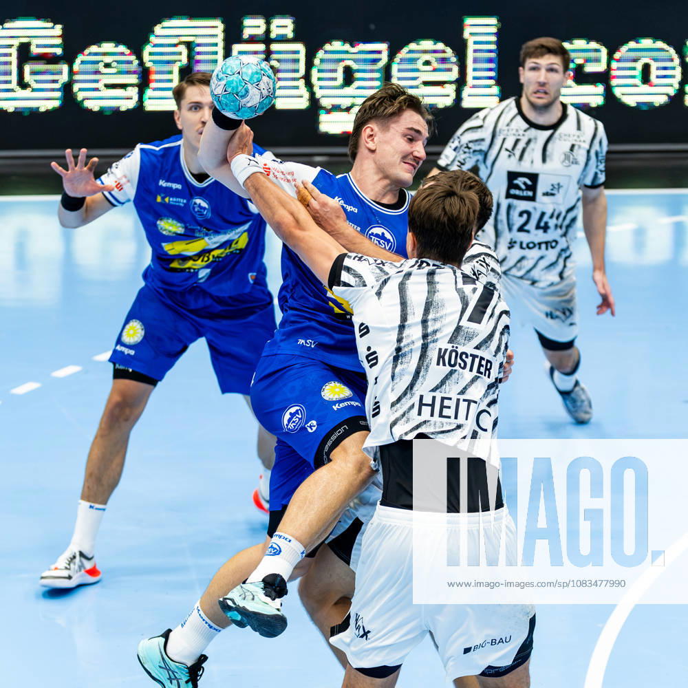 GER, Handball, Men, Season 26–27, Opel 1st Division, Matchday 5, ThSV Eisenach vs. THW Kiel, Julian Koester (THW Kiel), Felix Aellen (ThSV Eisenach), 22 99817 Eisenach, Werner Assmann Hall, Am Sportpark, Thuringia, Germany