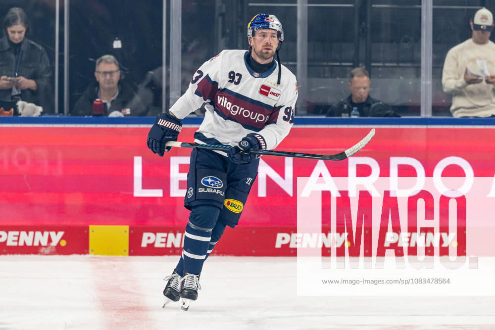 Maximilian Kastner, EHC Red Bull Munich, No. 93 during warm-ups in Germany; EHC Red Bull Munich vs. Adler Mannheim, ice hockey, DEL, 2026–2027 season, Matchday 1, September 18, 2026. Photo: HMB Media, Heike Feiner