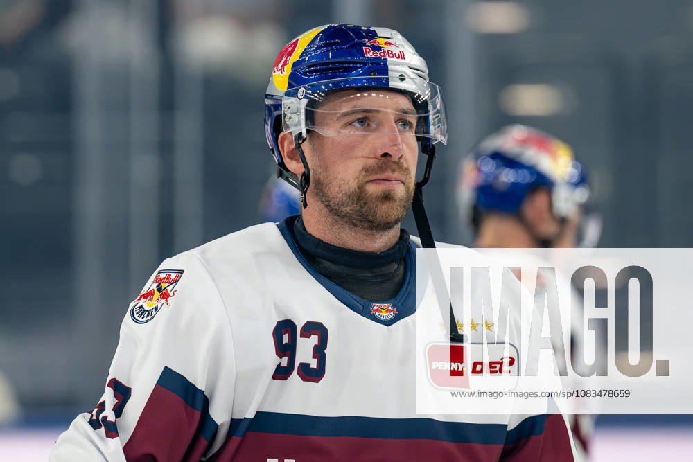 Maximilian Kastner, EHC Red Bull Munich, No. 93 during warm-ups in Germany; EHC Red Bull Munich vs. Adler Mannheim, ice hockey, DEL, 2026–2027 season, Matchday 1, September 18, 2026. Photo: HMB Media, Heike Feiner