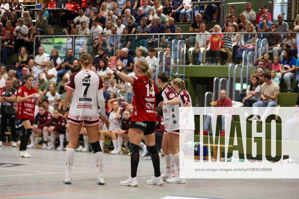Nora Erhardt, SG Nürtingen Zizishausen, No. 14, surrounded by opponents GER, SG Nürtingen Zizishausen vs. HL Buchholz 08 Rosengarten, Handball, 2nd ALSCO Women’s Handball Bundesliga, Matchday 4, 2026–2027 season, September 19, 2026, GER, SG Nürtingen Zizishausen vs. HL Buchholz 08 Rosengarten, Handball, 2nd ALSCO Women’s Handball Bundesliga, Matchday 4, 2026–2027 season, September 19, 2026, Steinenberg