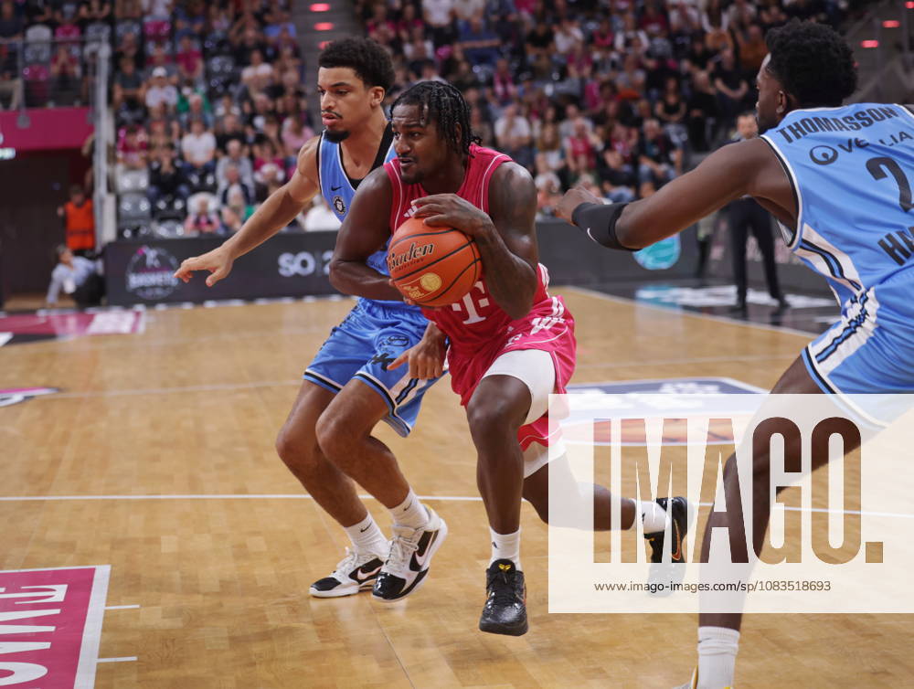 John Michael Wright Telekom Baskets Bonn vs. Veolia Towers Hamburg, Matchday 1 of the 2026–27 Season