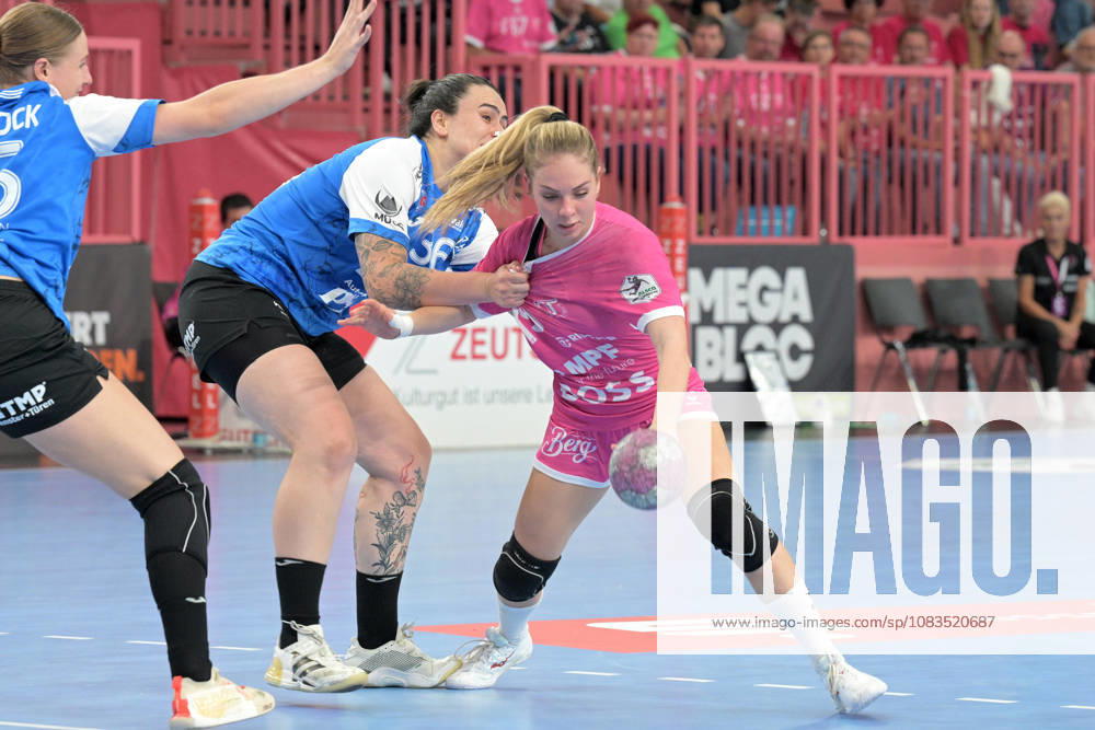 Johanna Farkas (TusSies Metzingen), 19, in action against Marcela Arounian (Thüringer HC), 36; TusSies Metzingen vs. Thüringer HC, Handball, Alsco HBF, Matchday 4, 2026–2027 Season, September 19, 2026, TusSies Metzingen vs. Thuringer HC, Handball, Alsco HBF, Matchday 4, 2026–2027 Season, September 19, 2026, Tübingen