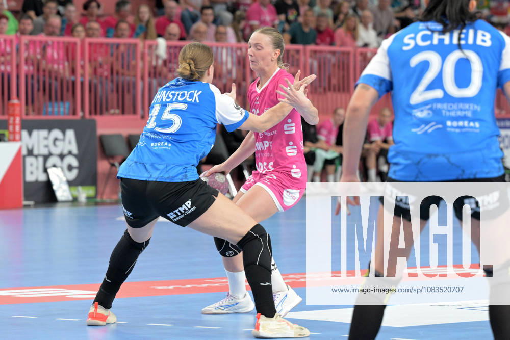 Charlotte Cholevova (TusSies Metzingen), No. 96, with the ball against Jolina Huhnstock (Thüringer HC), No. 45; TusSies Metzingen vs. Thüringer HC, Handball, Alsco HBF, Matchday 4, 2026–2027 Season, September 19, 2026, TusSies Metzingen vs. Thueringer HC, Handball, Alsco HBF, Matchday 4, 2026–2027 Season, September 19, 2026, Tübingen