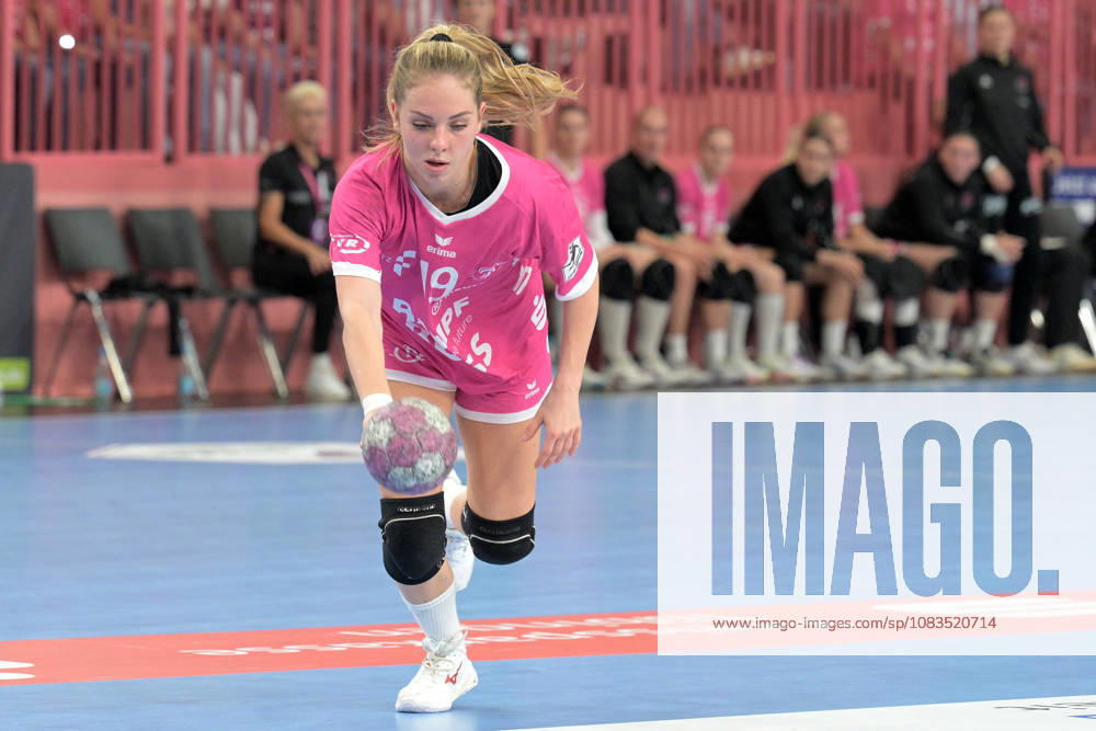 Johanna Farkas, TusSies Metzingen, 19 on the ball: TusSies Metzingen vs. Thueringer HC, Handball, Alsco HBF, Matchday 4, 2026–2027 season, September 19, 2026, TusSies Metzingen vs. Thuringer HC, Handball, Alsco HBF, Matchday 4, 2026–2027 Season, September 19, 2026, Tübingen