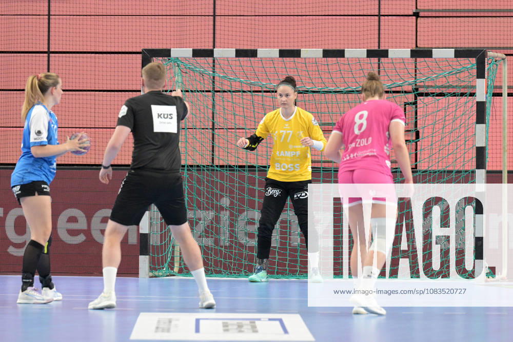 Sara Suba (TusSies Metzingen), No. 77, in goal, in a one-on-one situation during a 7-meter throw against Levke Kretschmann (Thüringer HC), No. 17; TusSies Metzingen vs. Thüringer HC, handball, Alsco HBF, Matchday 4, 2026–2027 season, September 19, 2026: TusSies Metzingen vs. Thuringer HC, Handball, Alsco HBF, Matchday 4, 2026–2027 season, September 19, 2026, Tübingen