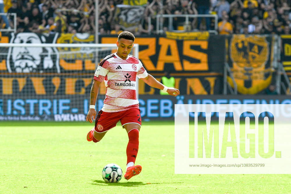 Steven van der Sloot, Fortuna Düsseldorf, 2 with the ball, game scene, cutout, full body, single frame, action, September 19, 2026, Aachen, Germany, soccer, 3rd Division, TSV Alemannia Aachen vs. Fortuna Düsseldorf, soccer, 3. Liga, TSV Alemannia Aachen vs. Fortuna Düsseldorf, DFB and DFL regulations prohibit any use of photographs as image sequences and or quasi-video