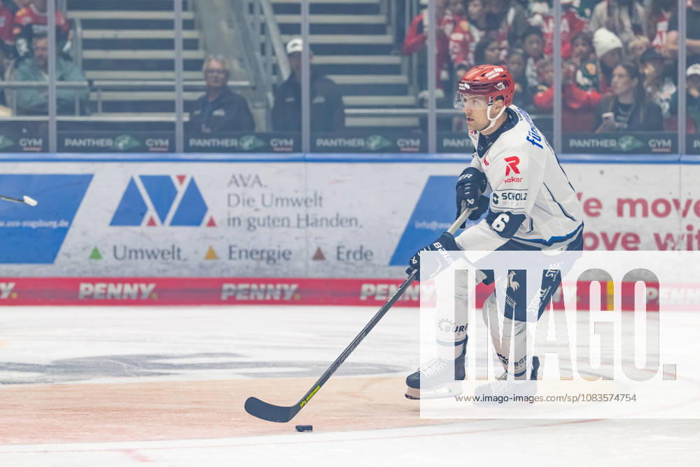 Alexander Peters 6, Schwenninger Wild Wings during the game between the Augsburger Panther and the Schwenninger Wild Wings, ice hockey, men s, DEL, 2026–2027, Matchday 2 on September 20, 2026, in Augsburg, Curt Frenzel Stadium, Bavaria, Germany