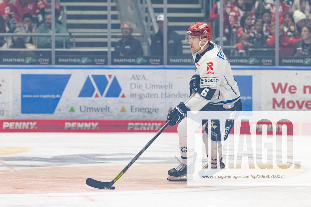 Alexander Peters 6, Schwenninger Wild Wings, during the game between the Augsburger Panther and the Schwenninger Wild Wings, ice hockey, men s, DEL, 2026–2027, Matchday 2 on September 20, 2026, in Augsburg, Curt Frenzel Stadium, Bavaria, Germany