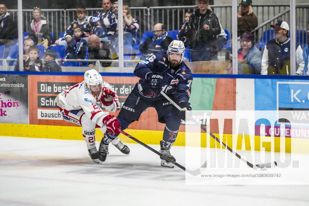 Battle for the Puck: A duel between Aleandro Angaran of the Eisbären Regensburg, 21, and Denis Pfaffengut of the Towerstars Ravensburg, 76, GER, Ravensburg Towerstars vs. Eisbären Regensburg, Ice Hockey, DEL2 Regular Season, Matchday 2, 2026–2027 Season, September 20, 2026, GER, Ravensburg Towerstars vs. Eisbären Regensburg, Ice Hockey, DEL2 Regular Season, Matchday 2, 2026–2027 season, September 20, 2026, Ravensburg