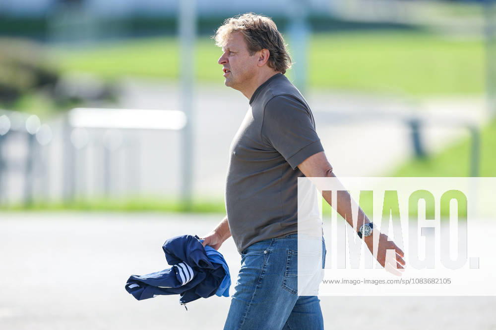 Soccer, FC Schalke 04 Training Session; Director of Professional Soccer Youri Mulder; FC Schalke 04, Gelsenkirchen; FC Schalke 04 Training Facility; North Rhine-Westphalia, Germany; xRHR PHOTO YYx