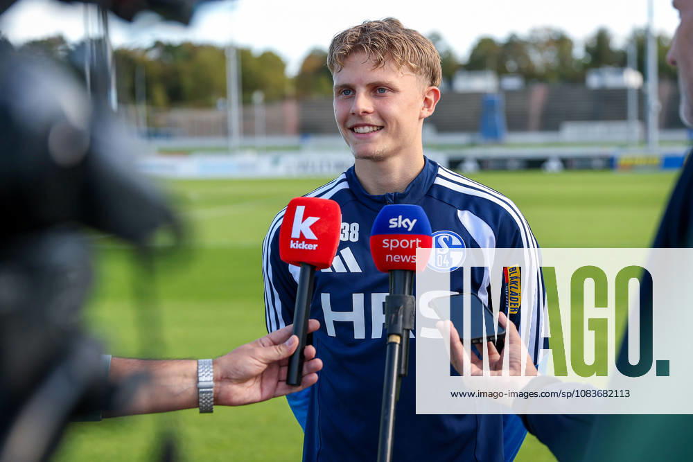 Soccer, FC Schalke 04 Training Session: Interview with Luca Vozar, FC Schalke 04, Gelsenkirchen, FC Schalke 04 Training Facility, North Rhine-Westphalia, Germany, xRHR PHOTO YYx