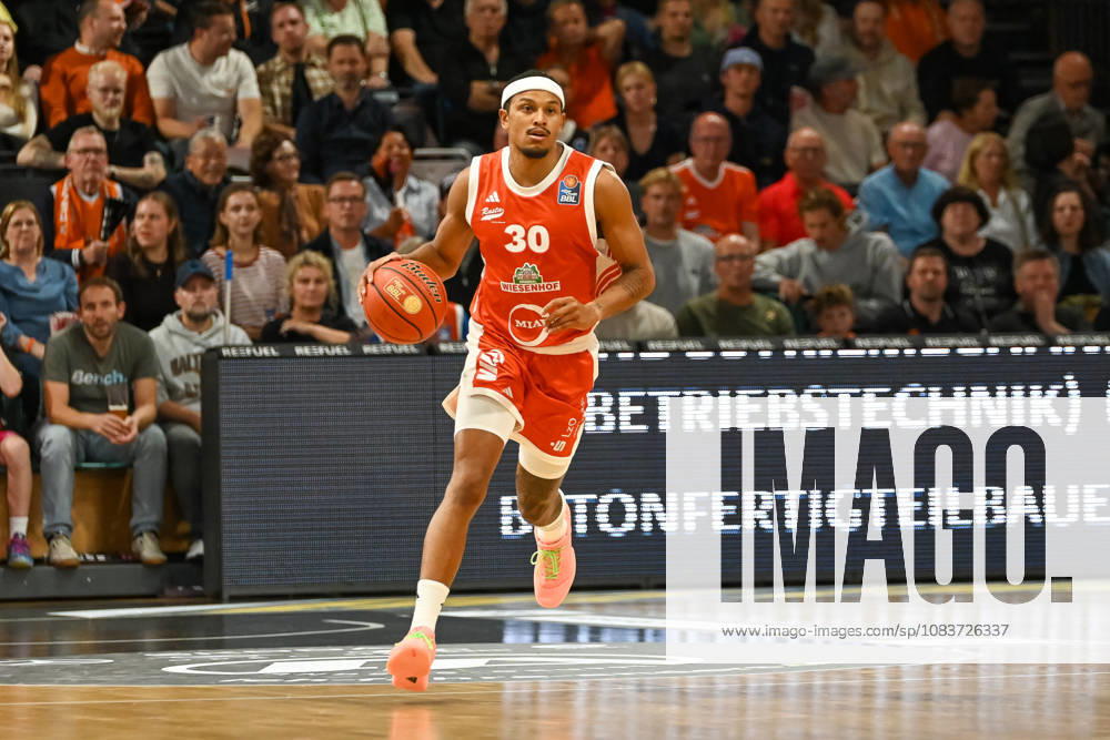 Nelson Weidemann, RASTA Vechta, 30 on the ball; RASTA Vechta vs. Bamberg Baskets, easyCredit Basketball Bundesliga, Matchday 2, 2026–2027 season, September 24, 2026, RASTA Vechta vs. Bamberg Baskets, easyCredit Basketball Bundesliga, Matchday 2, 2026–2027 Season, September 24, 2026, Vechta