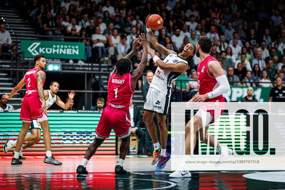 Austin Crowley of the Vet Concept Gladiators Trier goes head-to-head with John Michael Wright and Leon Kratzer of the Telekom Baskets Bonn; Action: Vet Concept Gladiators Trier vs. Telekom Baskets Bonn, Basketball, easyCredit BBL, Matchday 2, 2026–2027 Season, September 25, 2026, Vet Concept Gladiators Trier vs. Telekom Baskets Bonn, Basketball, easyCredit BBL, Matchday 2, 2026–2027 season