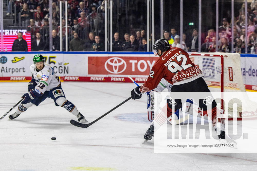 Former Berlin player Marcel Noebel s Kölner Haie, 92 vs. Eric Mik s Eisbären Berlin, 12 in front of Jack LaFontaine s goal, Eisbären Berlin, 45 Kölner Haie vs. Eisbären Berlin, ice hockey, Penny DEL, Matchday 03, 2026–2027, September 25, 2026, Kölner Haie vs. Eisbären Berlin, ice hockey, Penny DEL, Matchday 03, 2026–2027, September 25, 2026, Cologne