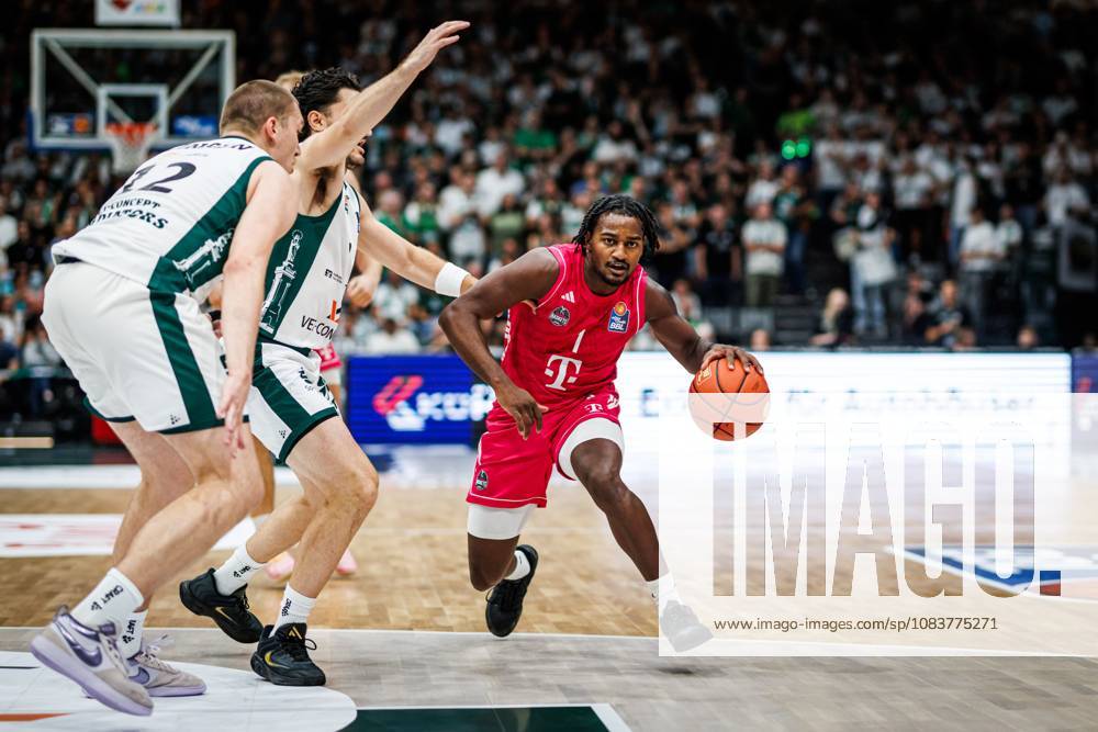 John Michael Wright of Telekom Baskets Bonn goes head-to-head with Clay Guillozet of the Gladiators Trier and Marten Linssen of the Gladiators Trier; Action: Vet Concept Gladiators Trier vs. Telekom Baskets Bonn, Basketball, easyCredit BBL, Matchday 2, 2026–2027 Season, September 25, 2026, Vet Concept Gladiators Trier vs. Telekom Baskets Bonn, Basketball, easyCredit BBL, Matchday 2, 2026–2027 Season