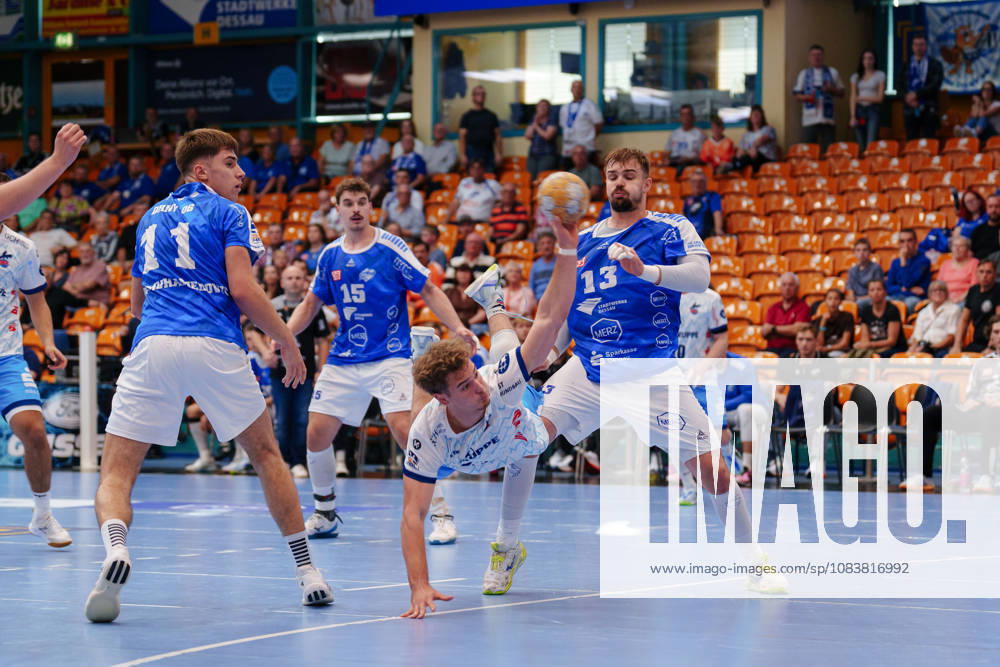 2 Handball Bundesliga, Matchday 5: Dessau Roßlauer HV 06 1 VfL Potsdam Florian Budde 1 VfL Potsdam, 2 taking a shot on September 26, 2026, at the Anhalt Arena, Dessau-Roßlau, Saxony-Anhalt, Dessau-Roßlau, Anhalt Arena, Saxony-Anhalt, Germany