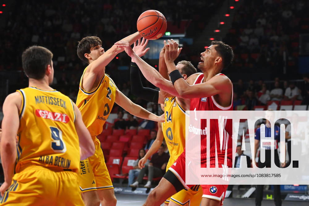 Johannes THIEMANN (FCB), Action, Battle for the ball against Justin BEAN (Alba Berlin) and Nevio BENNEFELD (Alba Berlin), Basketball, BBL, 2026–2027 Season, FC Bayern Munich vs. Alba Berlin on September 26, 2026, BMW Park