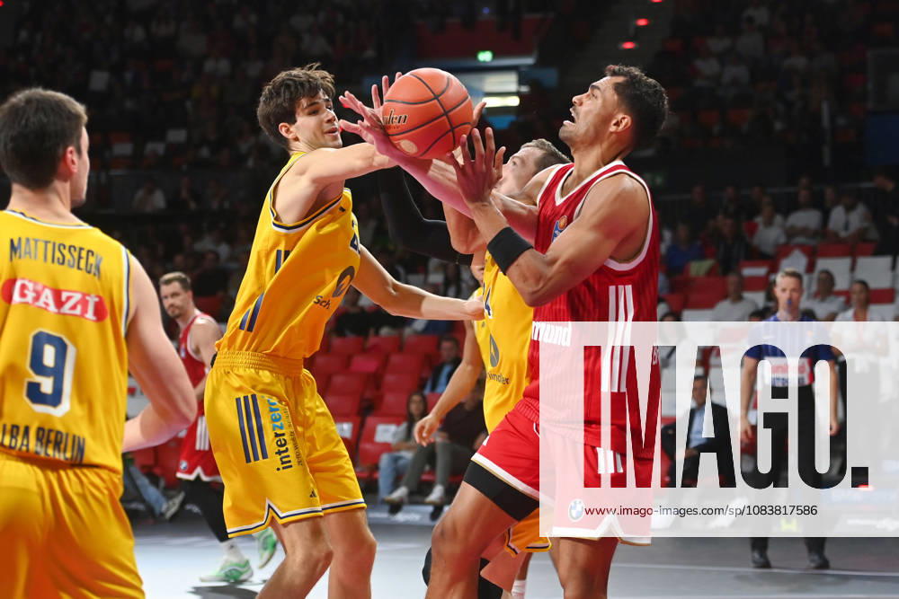 Johannes THIEMANN (FCB), Action, Battle for the ball against Justin BEAN (Alba Berlin) and Nevio BENNEFELD (Alba Berlin), Basketball, BBL, 2026–2027 Season, FC Bayern Munich vs. Alba Berlin on September 26, 2026, BMW Park