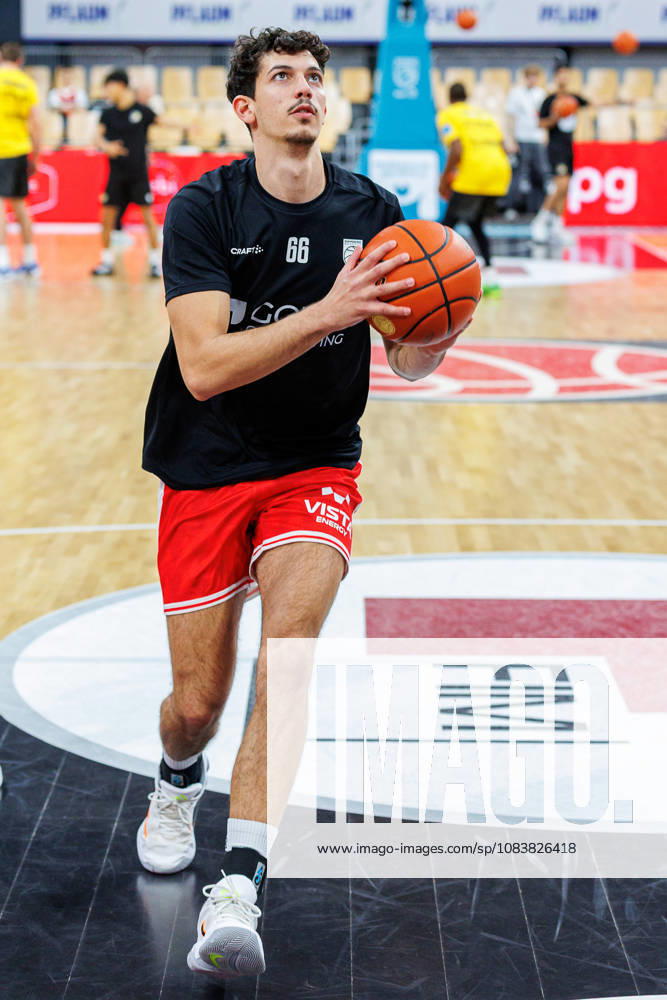 Yuval Hochstadter, BMA365 Bamberg Baskets, 66, Single Frame, Single Photo, Portrait, Warm-up, Before Tip-off, BMA365 Bamberg Baskets vs. MHP RIESEN Ludwigsburg, Basketball, easyCredit BBL, Matchday 3, September 26, 2026, BMA365 Bamberg Baskets vs. MHP RIESEN Ludwigsburg, Basketball, easyCredit BBL, Matchday 3, September 26, 2026, Bamberg