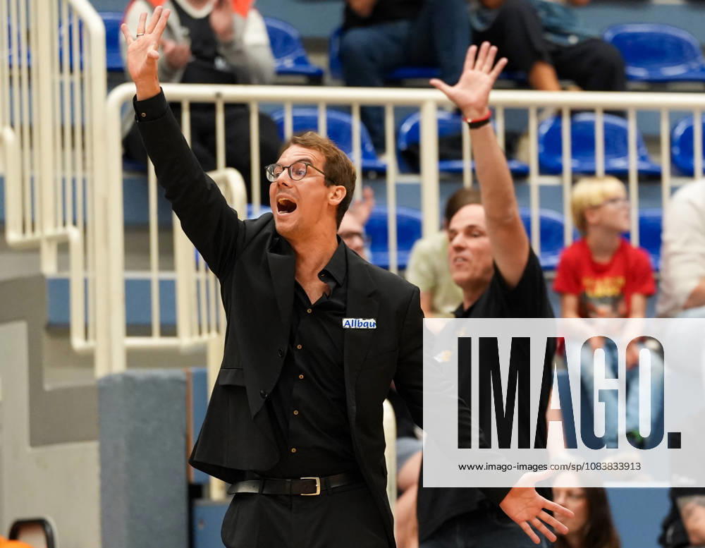 Lars Wendt, head coach of the ETB Miners Essen, gestures during the game between the ETB Miners Essen and the HAKRO Merlins Crailsheim, Barmer 2 Basketball Bundesliga, ProA, Matchday 1, 2026–27 season, Sportpark am Hallo, Essen, September 26, 2026 ETB Miners Essen vs. HAKRO Merlins Crailsheim ProA Matchday 1 September 26, 2026 Essen