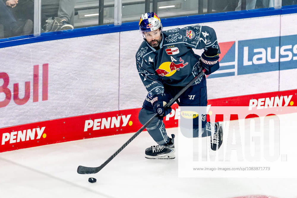 Ryan Murphy, EHC Red Bull Munich, 24, GER; EHC Red Bull Munich vs. Löwen Frankfurt, ice hockey, DEL, 2026–2027 season, Matchday 4, September 27, 2026; Photo: HMB Media, Franz Feiner