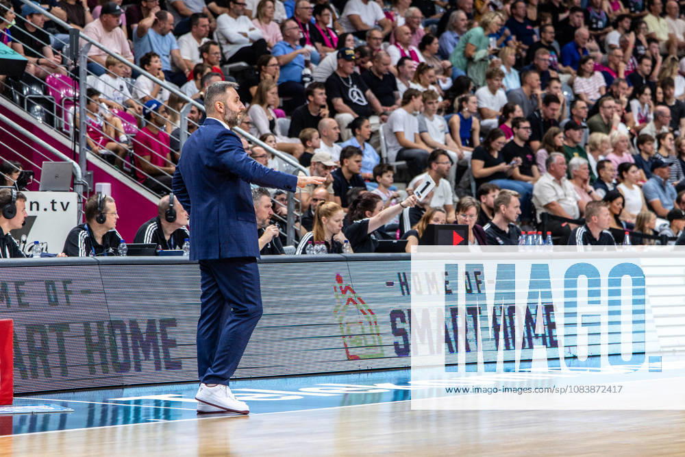 Vladimir Jovanovic, Head Coach of SYNTAINICS MBC, gives instructions during the Telekom Baskets Bonn vs. SYNTAINICS MBC game, Basketball, easy Credit BBL, Matchday 3, 2026–2027, September 27, 2026, Telekom Baskets Bonn vs. SYNTAINICS MBC, Basketball, easyCredit BBL, Matchday 3, 2026–2027, September 27, 2026, Bonn
