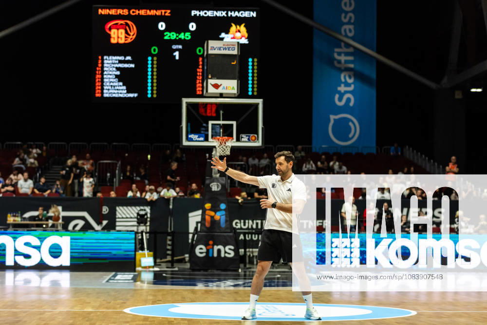 GER, BBL, easyCredit Basketball Bundesliga, Chemnitz, Niners Chemnitz vs. Phoenix Hagen, Piotr Pigla, Head of Performance, Niners Chemnitz, Chemnitz Messe, Chemnitz, Saxony, Germany