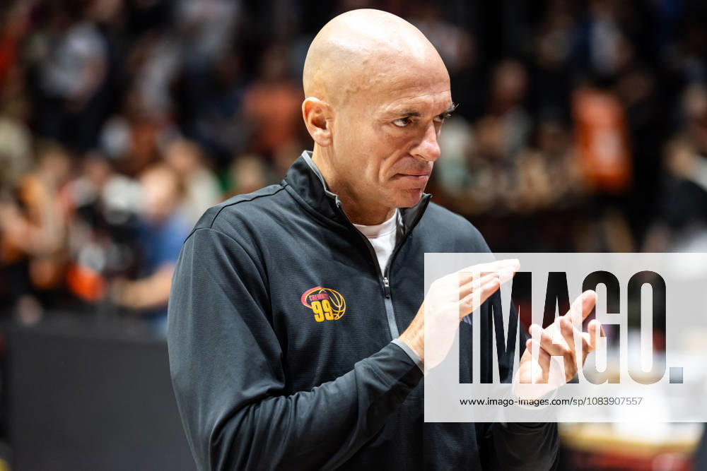 GER, BBL, easyCredit Basketball Bundesliga, Chemnitz, Niners Chemnitz vs. Phoenix Hagen, Rodrigo Pastore, Head Coach, Niners Chemnitz, Chemnitz Trade Fair, Chemnitz, Saxony, Germany