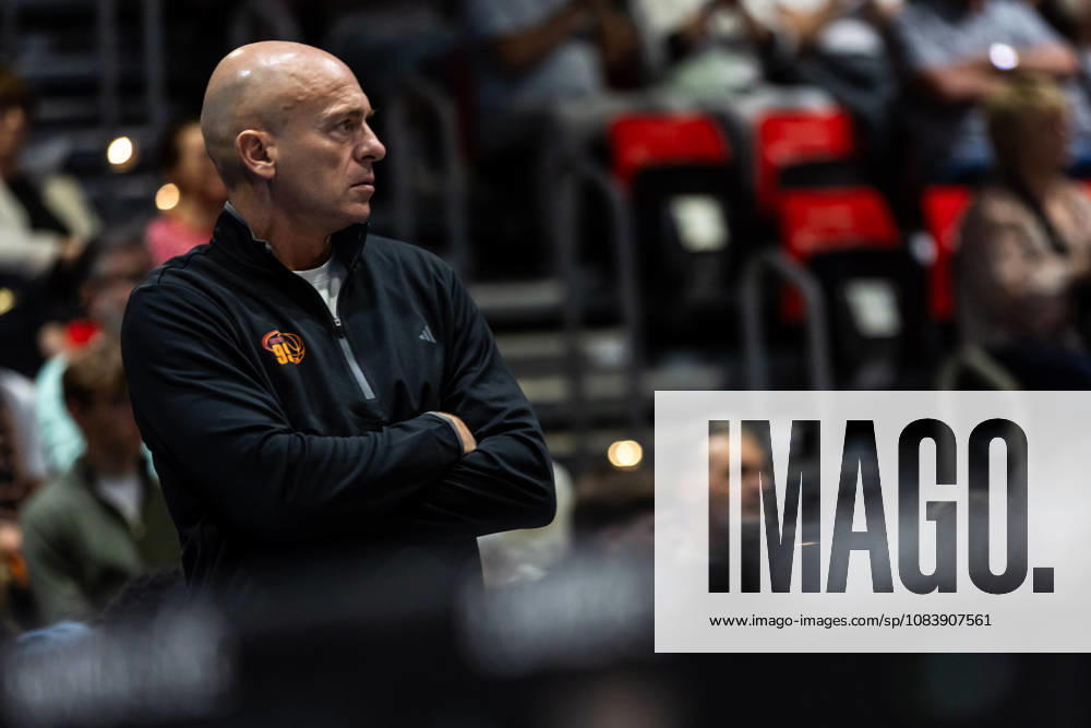 GER, BBL, easyCredit Basketball Bundesliga, Chemnitz, Niners Chemnitz vs. Phoenix Hagen, Rodrigo Pastore, Head Coach, Niners Chemnitz, Chemnitz Messe, Chemnitz, Saxony, Germany