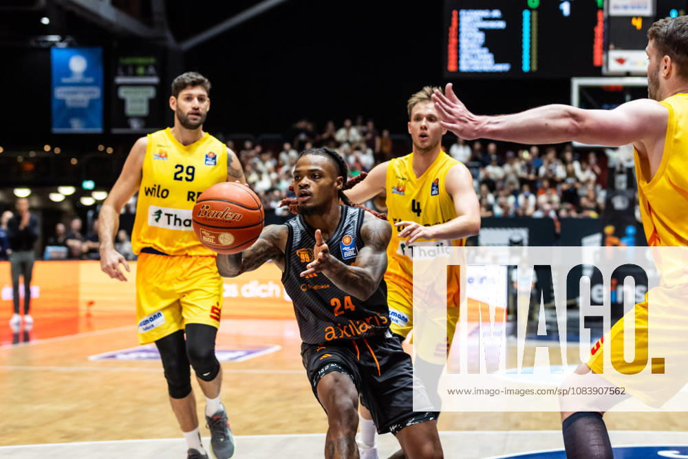 GER, BBL, easyCredit Basketball Bundesliga, Chemnitz, Niners Chemnitz vs. Phoenix Hagen, Cobe Williams (Niners Chemnitz), 24, Chemnitz Messe, Chemnitz, Saxony, Germany