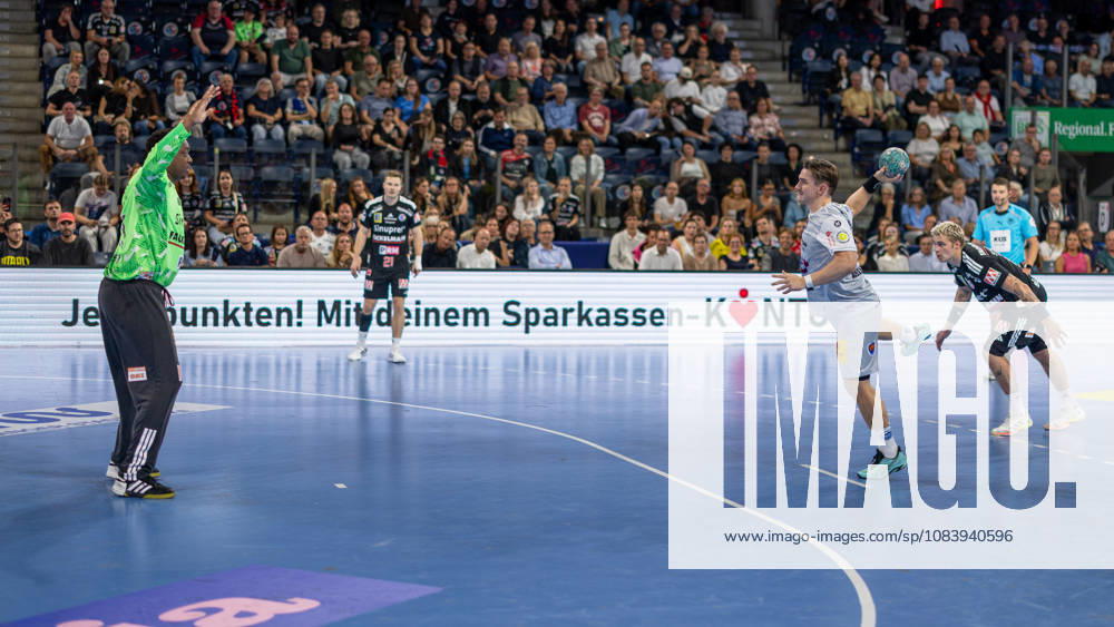 Felix Aellen (ThSV Eisenach), 22, taking a seven-meter throw against Rubens Pierre (HC Erlangen), 93 GER, HC Erlangen vs. ThSV Eisenach, Handball, Opel Handball Bundesliga, Matchday 6, 2026–2027 season, September 28, 2026 GER, HC Erlangen vs. ThSV Eisenach, Handball, Opel Handball Bundesliga, Matchday 6, 2026–2027 season, September 28, 2026 Nuremberg