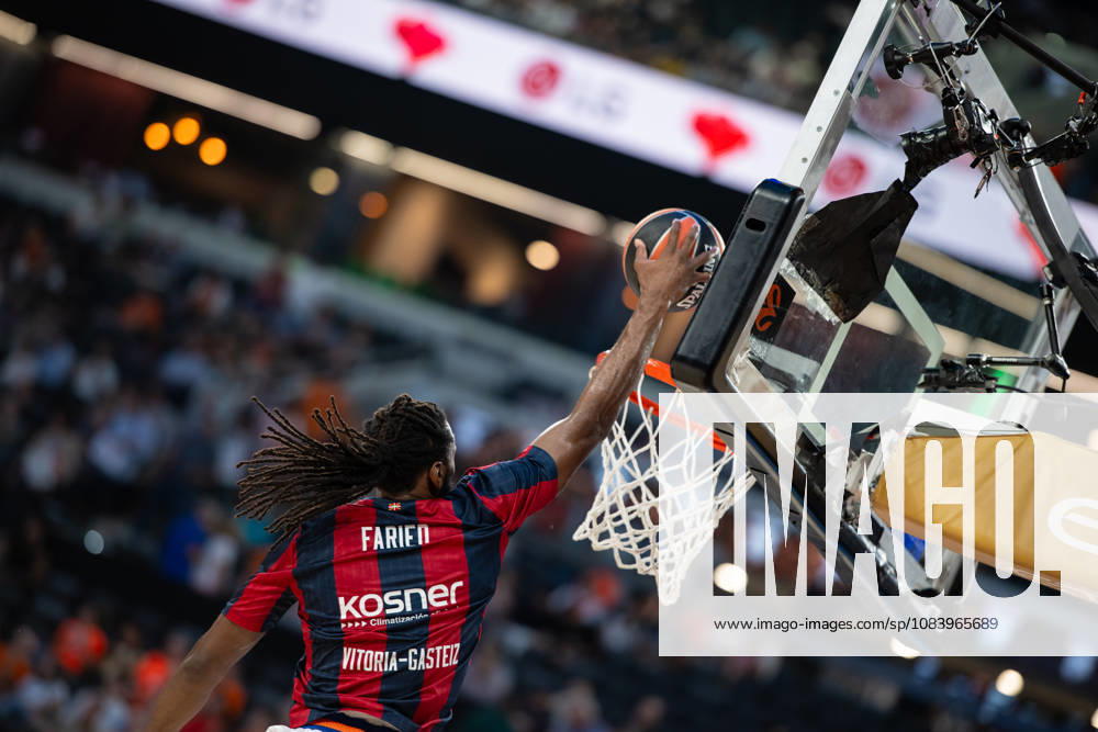 EuroLeague Round 2 match between Valencia Basket and of Kosner Baskonia Vitoria Gasteiz Kenneth Faried of Kosner Baskonia Vitoria Gasteiz warms up during the EuroLeague Round 2 match between Valencia Basket and of Kosner Baskonia Vitoria Gasteiz at Roig Arena , (Valencia ) on September 29, 2025.